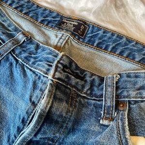 Abercrombie low rise slim boyfriend jeans